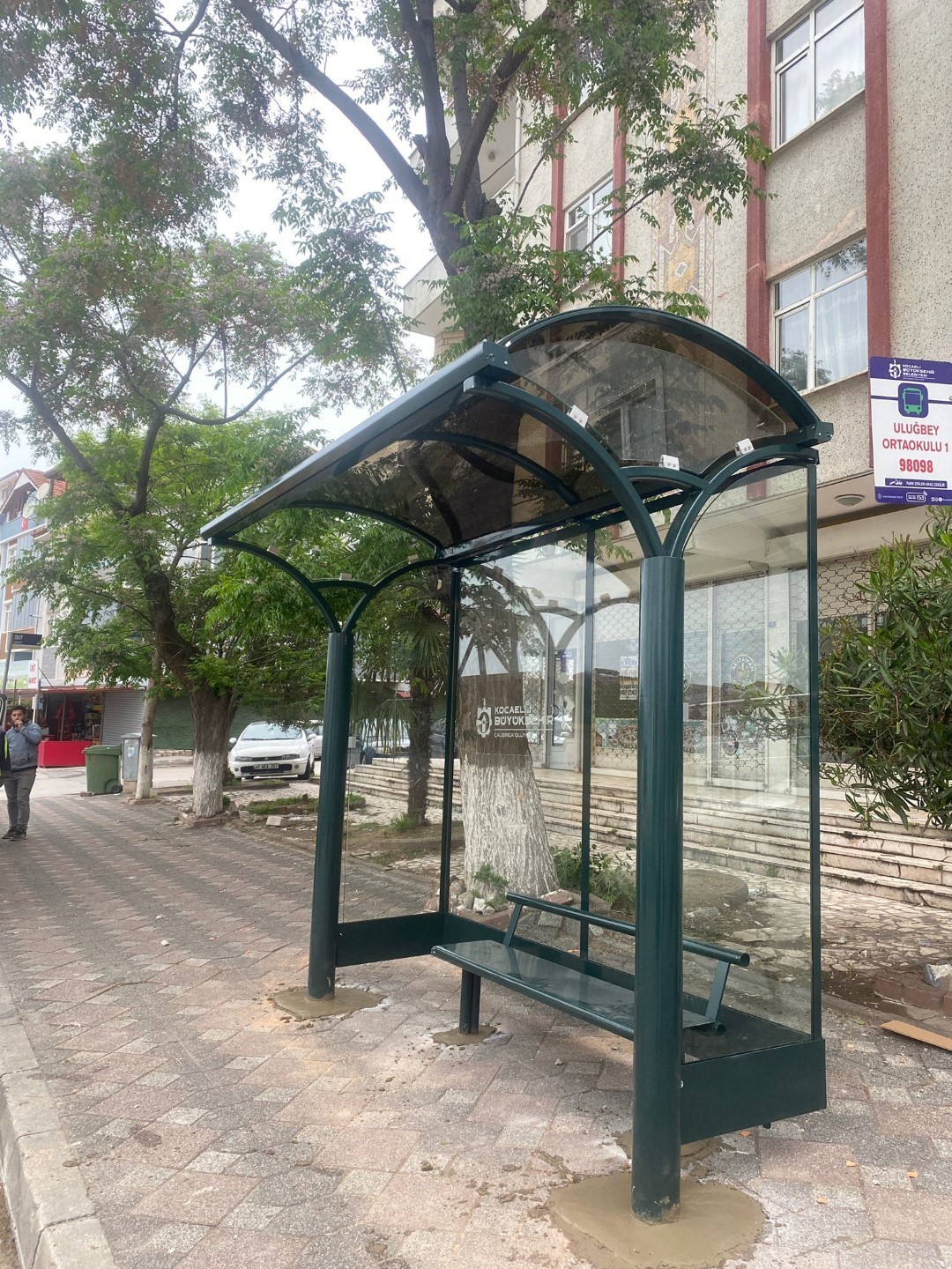 KOCAELİ'NİN 12 İLÇESİNDE HER GÜN KULLANILAN DURAKLAR YENİLENİYOR. 60 NOKTADA