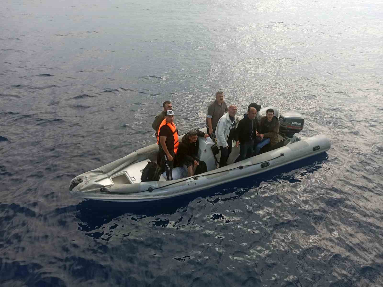 2 GÖÇMEN KAÇAKÇILIĞI ŞÜPHELİSİ YAKALANDI, 6 GÖÇMEN KURTARILDI