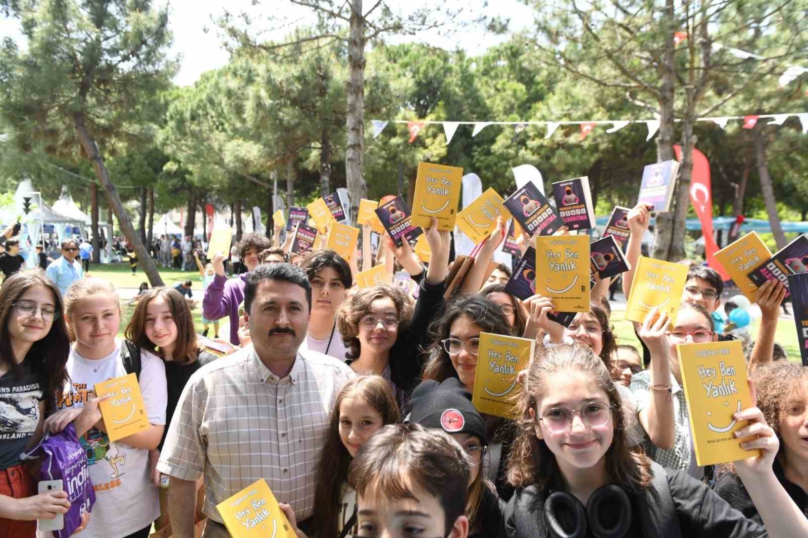 3. ALTIEYLÜL KİTAP FUARI DOLU DOLU GEÇTİ