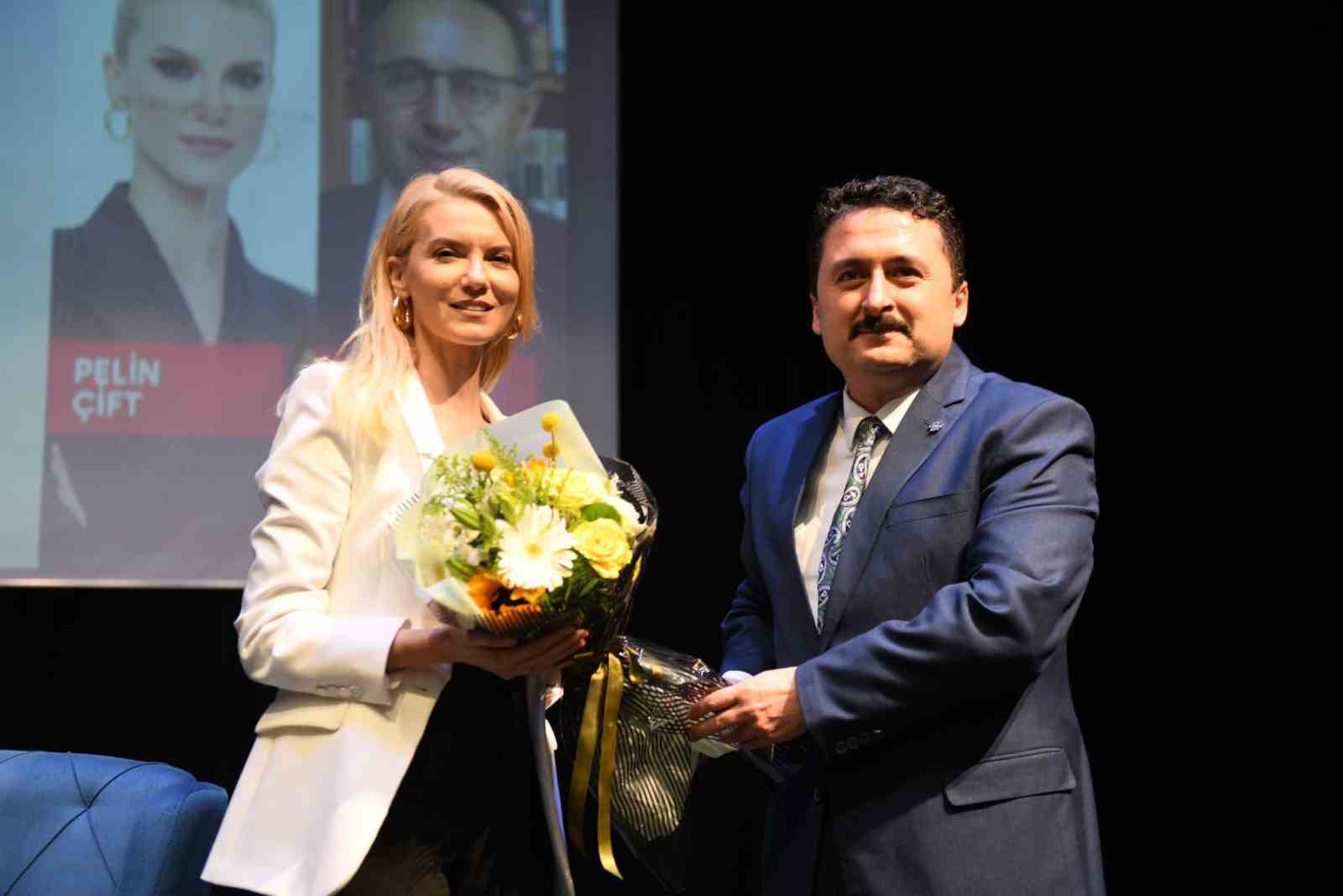 3. ALTIEYLÜL KİTAP FUARI’NDA ‘TARİHTE YOLCULUK”