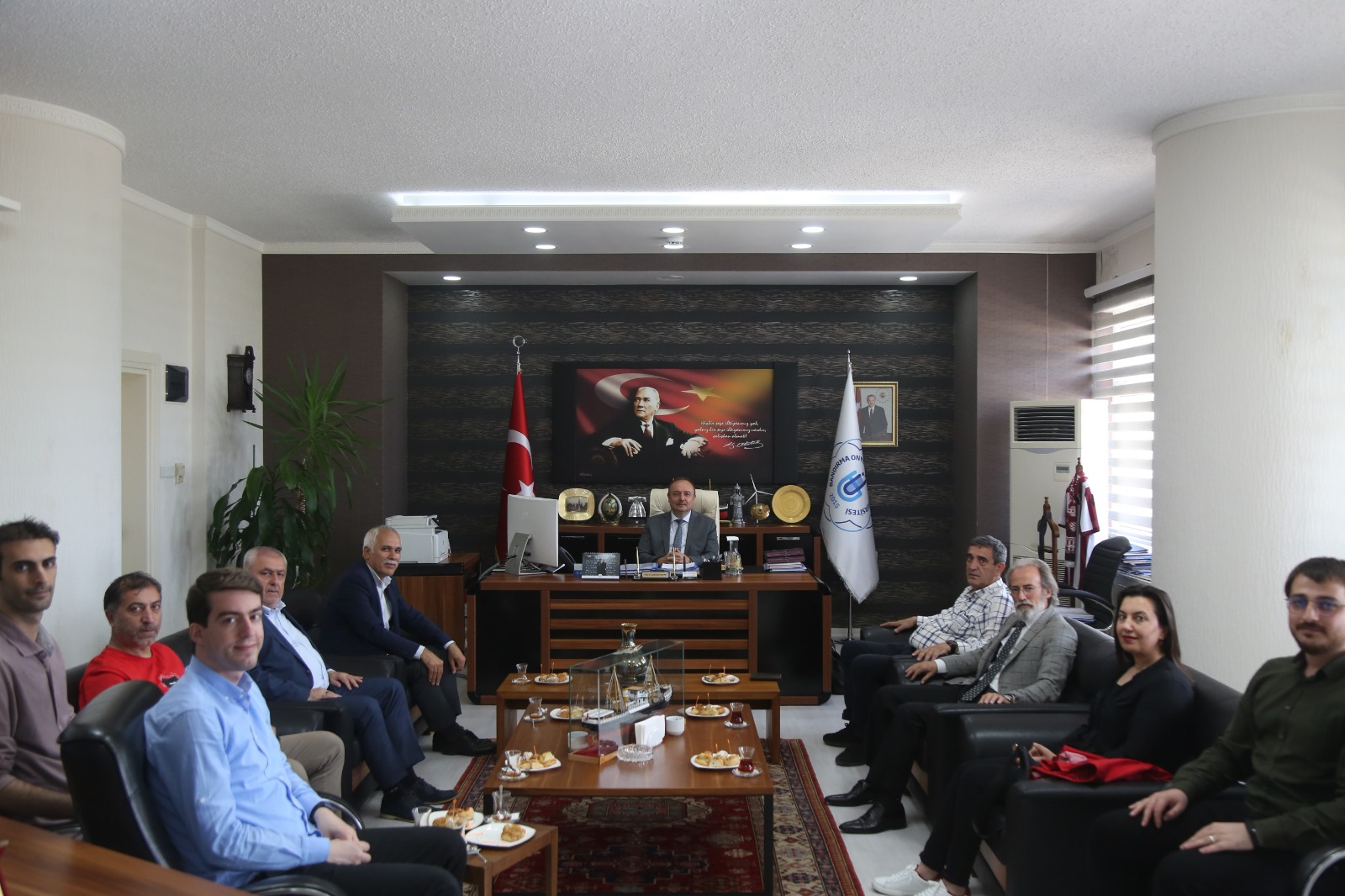 Bandırma Onyedi Eylül Üniversitesi Prof. Dr. Sabahattin Zaim Kütüphanesi her
