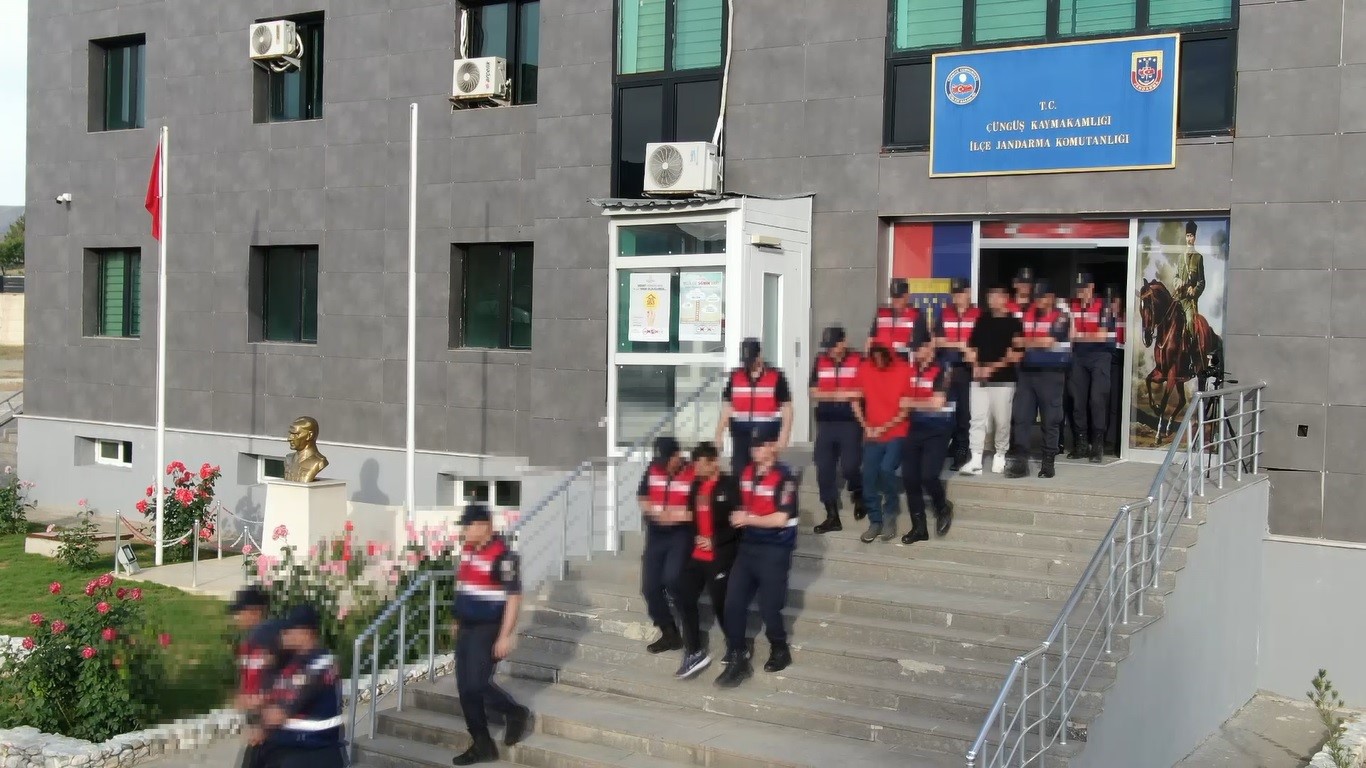 DİYARBAKIR İL JANDARMA KOMUTANLIĞI EKİPLERİ, ‘MARKEPLACE’ UYGULAMASI ÜZERİNDEN MÜŞTERİLERİ WHATSAPP