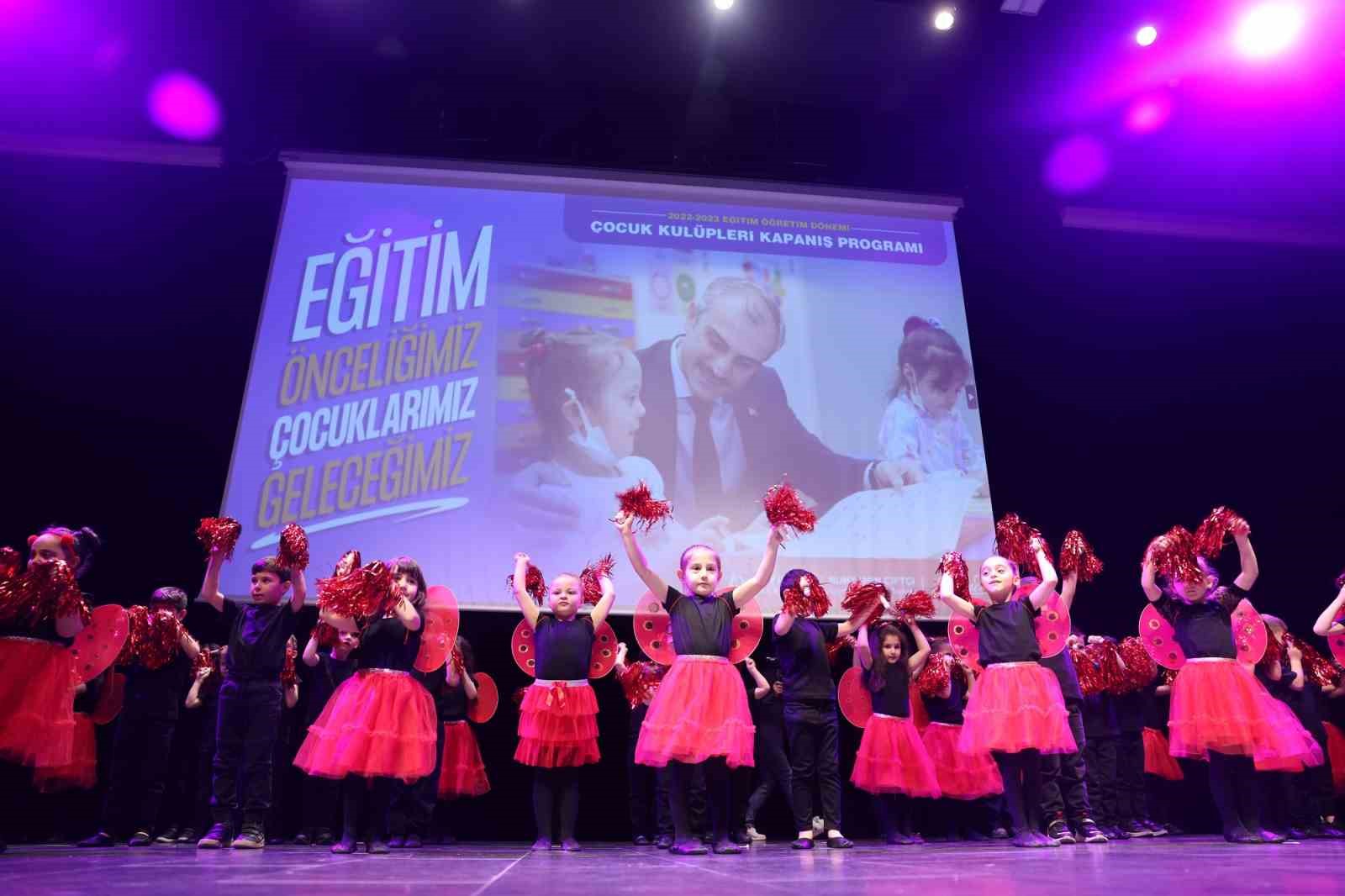 ÇAYIROVA BELEDİYESİ ÇOCUK KULÜPLERİ’NDE YIL BOYUNCA EĞİTİM GÖREN MİNİKLER İÇİN