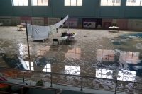 Konya’nın Halkapınar ilçesinde etkili olan dolu yağışı sonrası spor salonunu