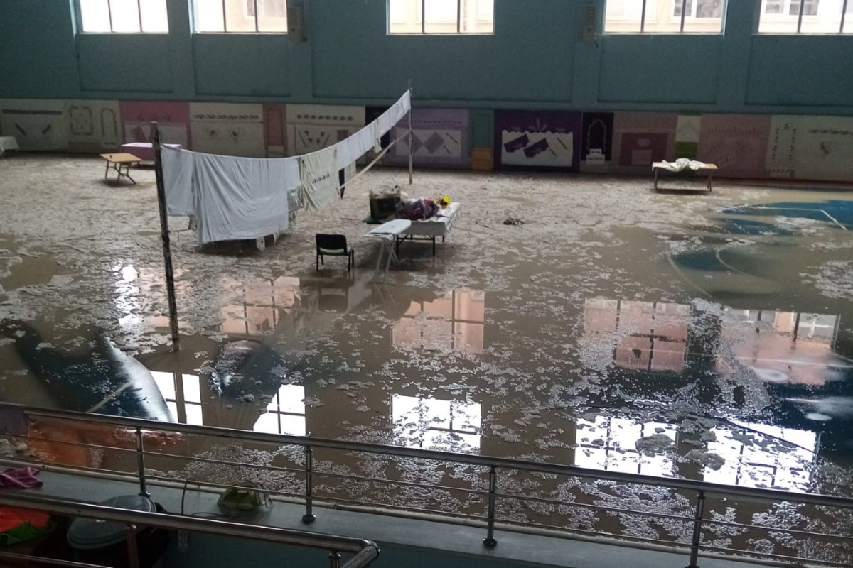Dolu yağışı sonrası su baskını Konya’nın Halkapınar ilçesinde etkili olan dolu yağışı sonrası spor salonunu