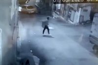 Okmeydanı’nda bir zincir marketin sorumlu müdürü hırsız kılığına girerek aynı