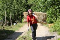 Artvin’de köyündeki yaşamı sosyal medyada paylaşan Özlem Özdemir, binlerce takipçiye