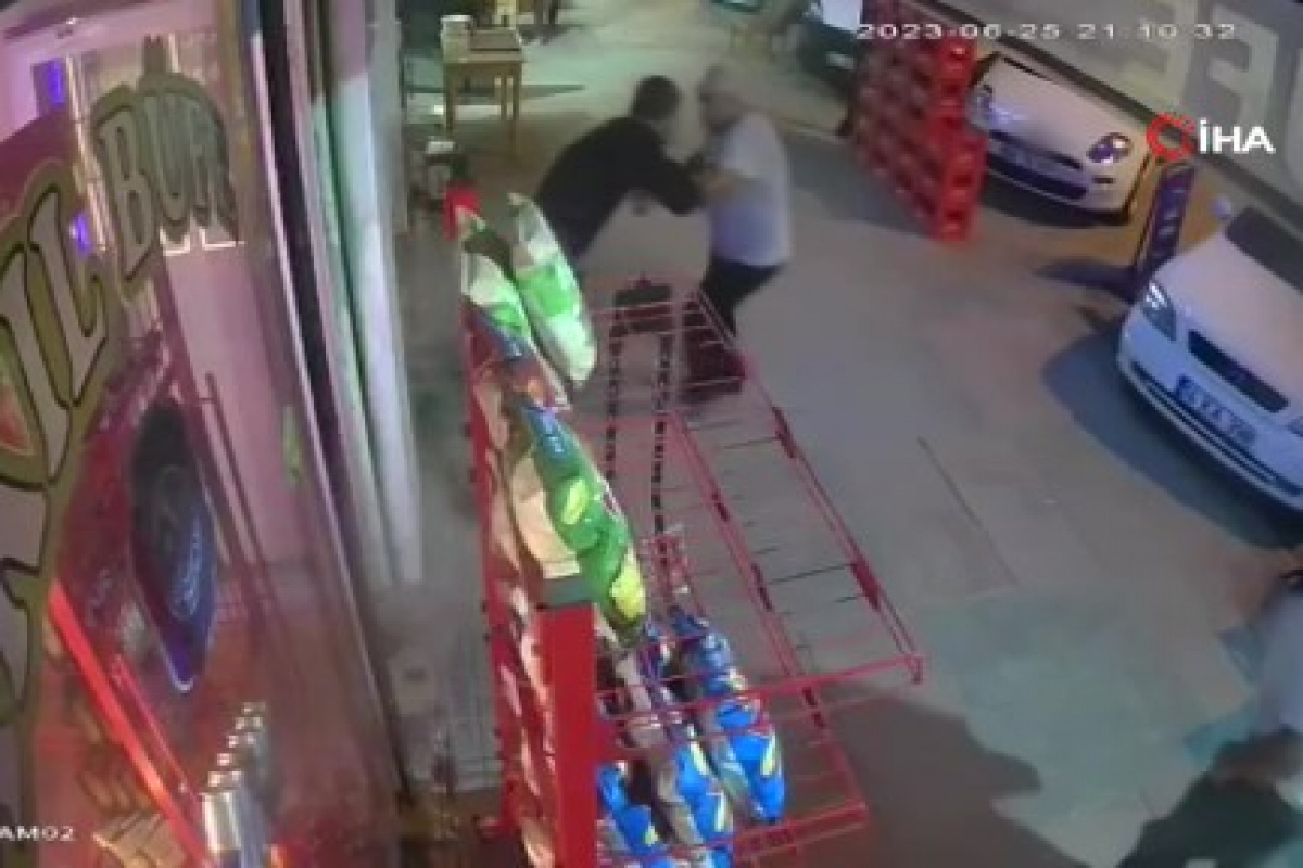 Ankara’nın Elmadağ ilçesinde bir kişi kırdığı şişe ile bir kişiye