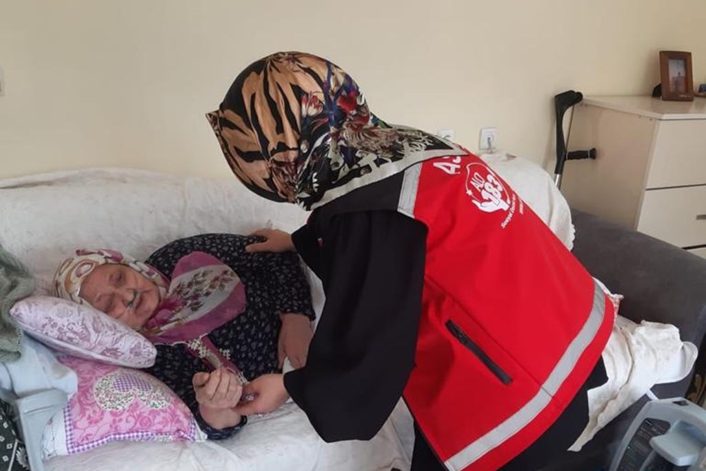 Aile ve Sosyal Hizmetler Bakanı Mahinur Özdemir Göktaş, bakıma ihtiyacı olan