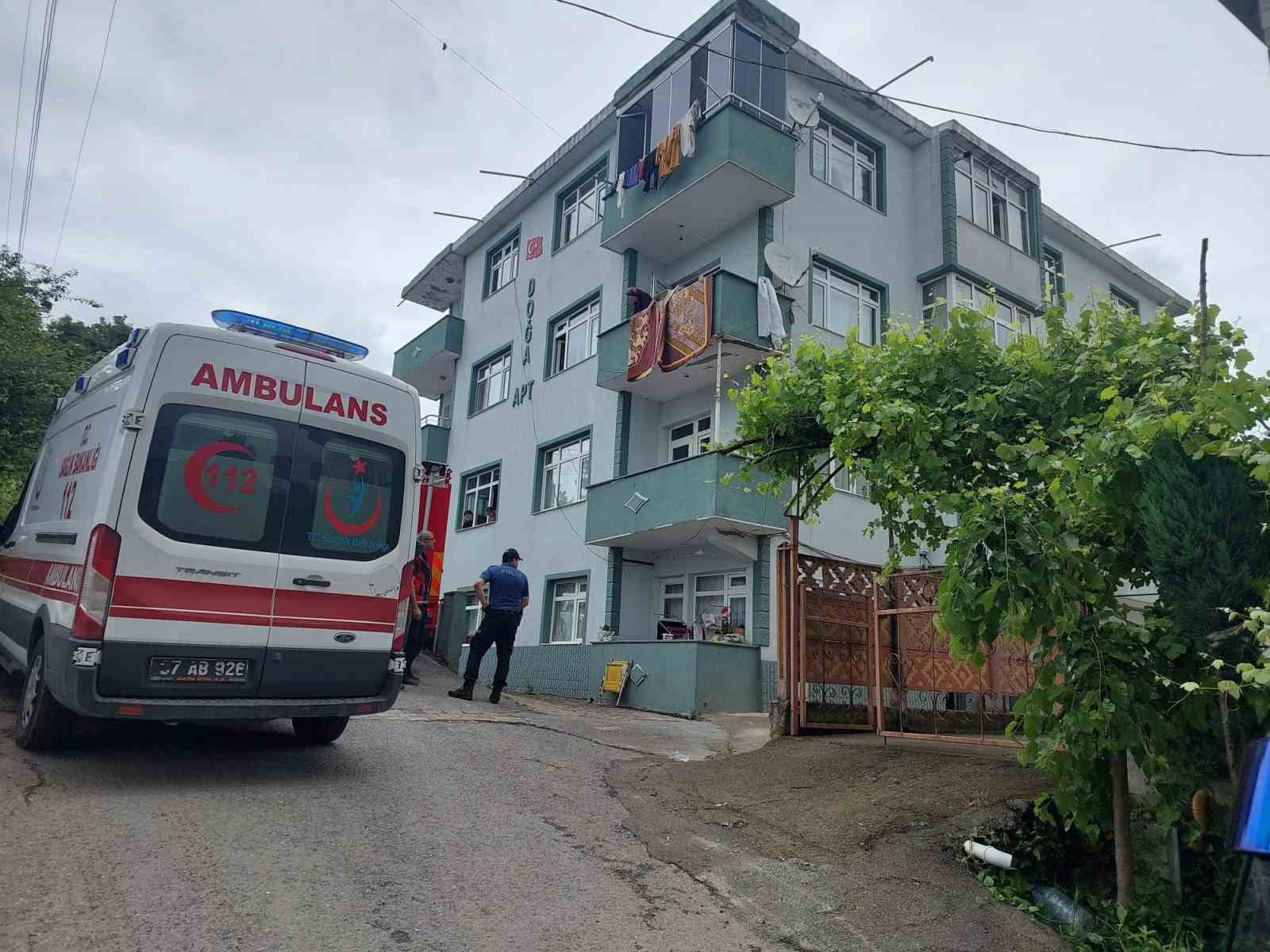 ZONGULDAK'IN EREĞLİ İLÇESİNDE BİR EVDE ELEKTRİK KONTAĞINDAN ÇIKTIĞI TAHMİN EDİLEN
