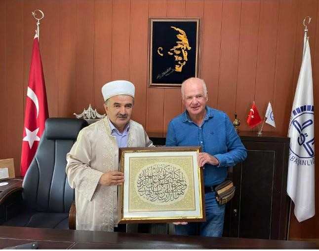 75 YAŞINDAKİ HOLLANDA VATANDAŞI CORNELİS ALBERT MÜSLÜMAN OLDU.