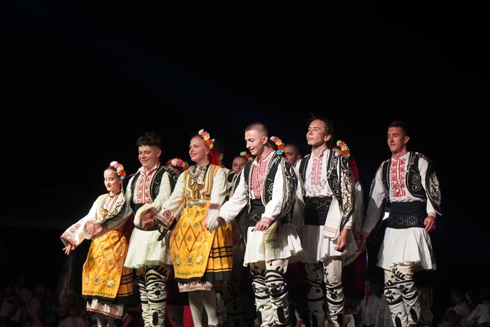 8. AYVALIK DENİZ-KUM-GÜNEŞ VE HALK DANSLARI FESTİVALİ BAŞLIYOR