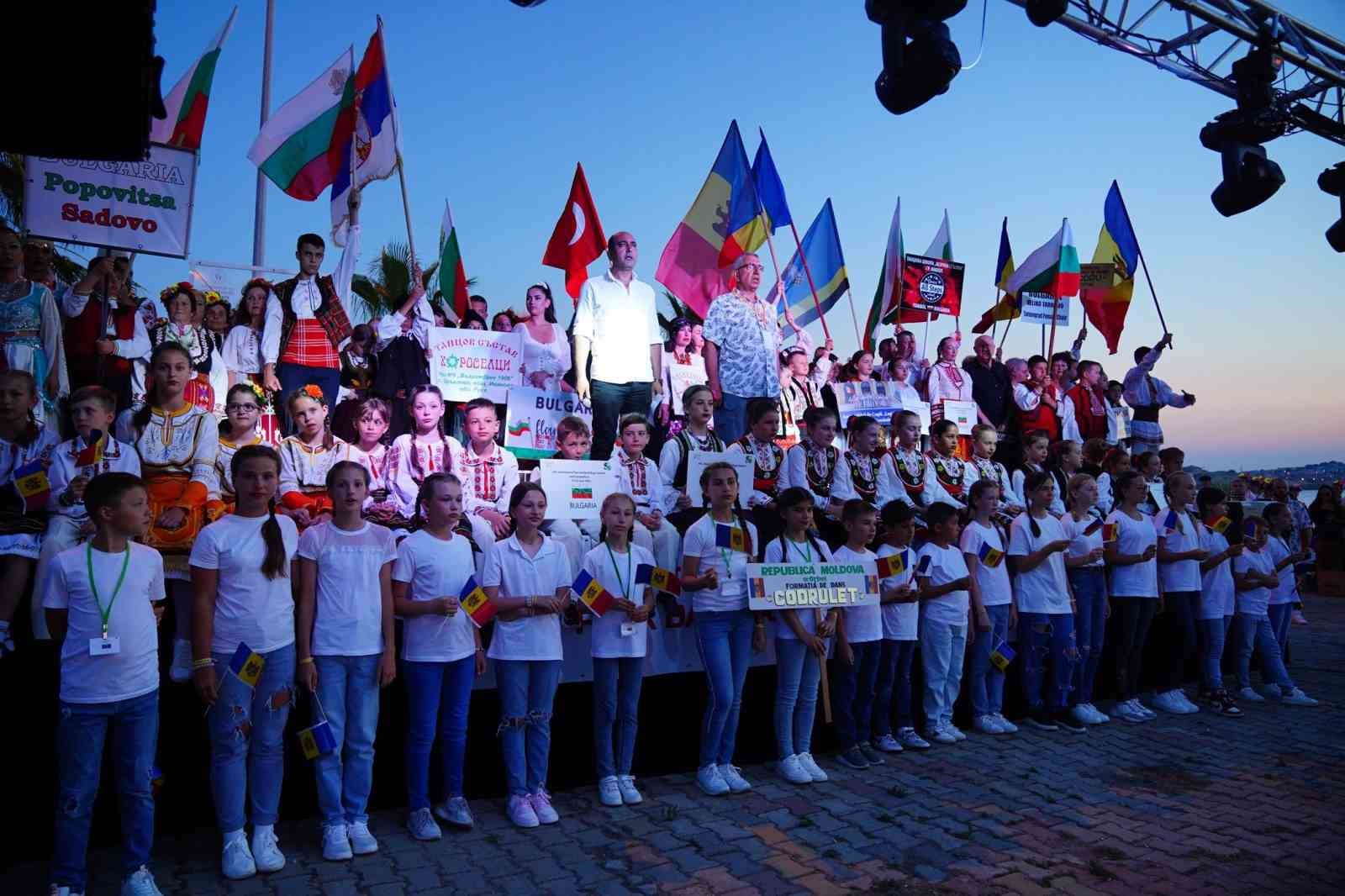 BALIKESİR’İN AYVALIK İLÇESİNDE, BU YIL SEKİZİNCİSİ DÜZENLENEN GELENEKSEL AYVALIK DENİZ,