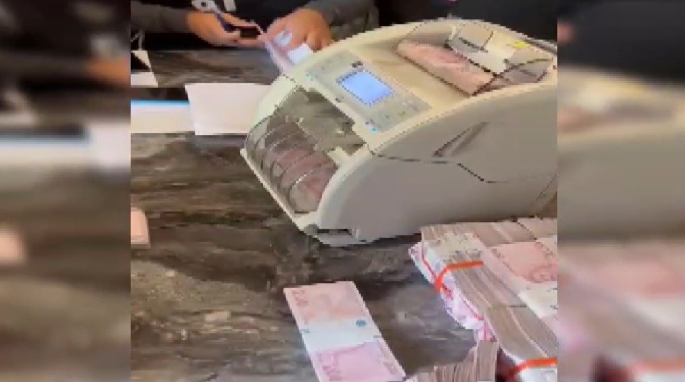 İzmir’de tefeci çetesine operasyon: 7 gözaltı Ekonomik durumu kötü olan vatandaşlara yüksek faizle borç verip senet