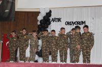 Okuma yazma öğrenen Bandırma Hürriyet İlkokulu 1-F ve 1-D sınıfı