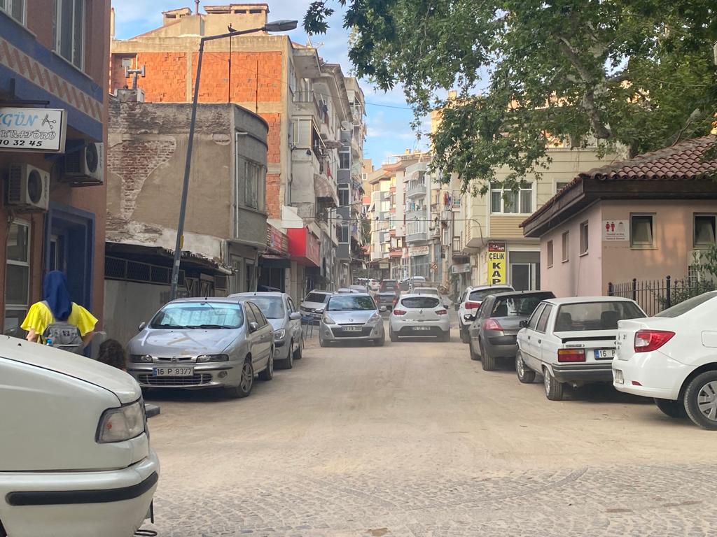 Erdek Merkez, kamplar bölgesi ve plaj yollarında asfalt bakım ve