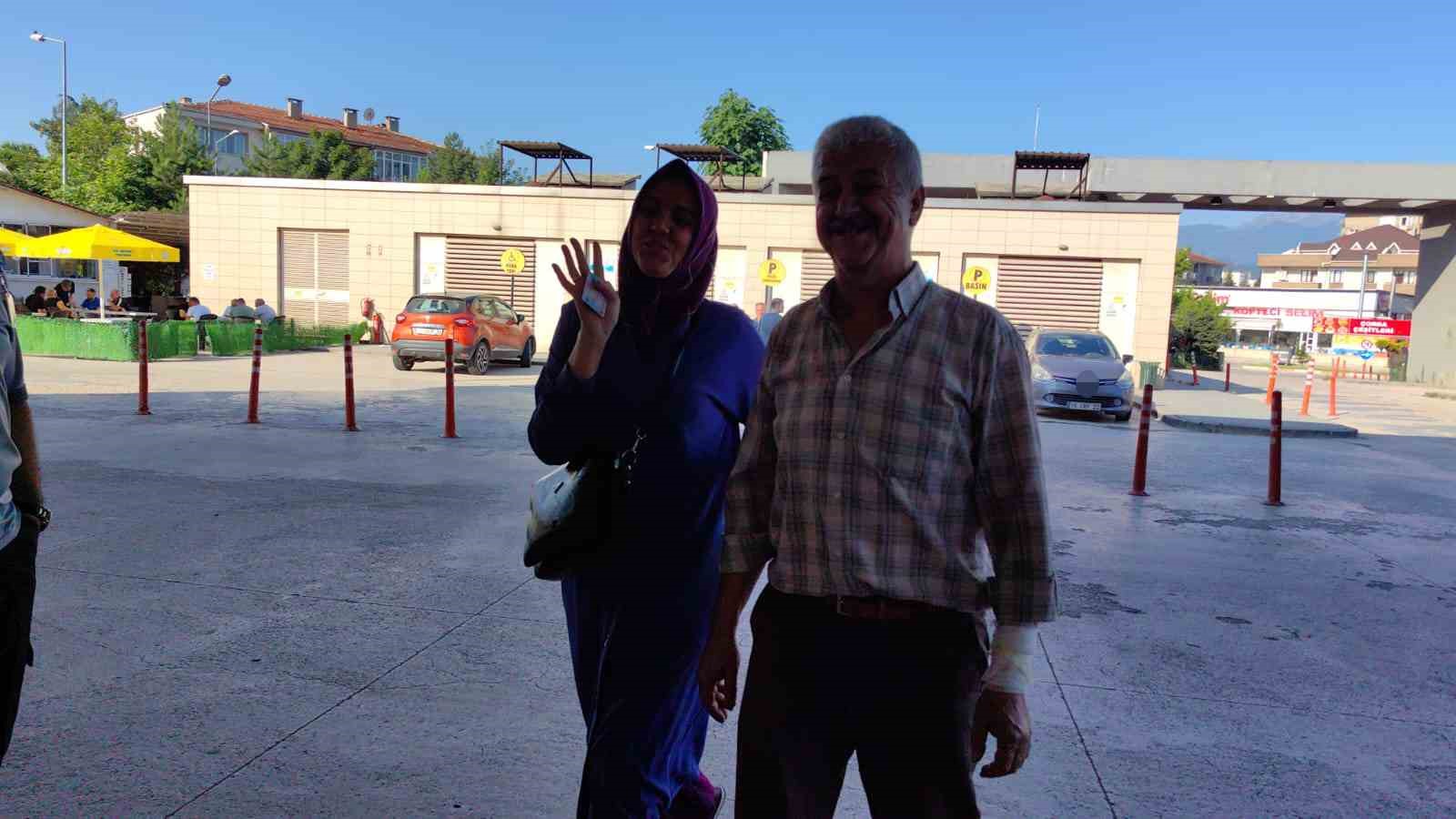 BURSA’DA KURBAN KESİMİ SIRASINDA KENDİNİ YARALAYAN ACEMİ KASAPLAR, HASTANELERİN ACİL