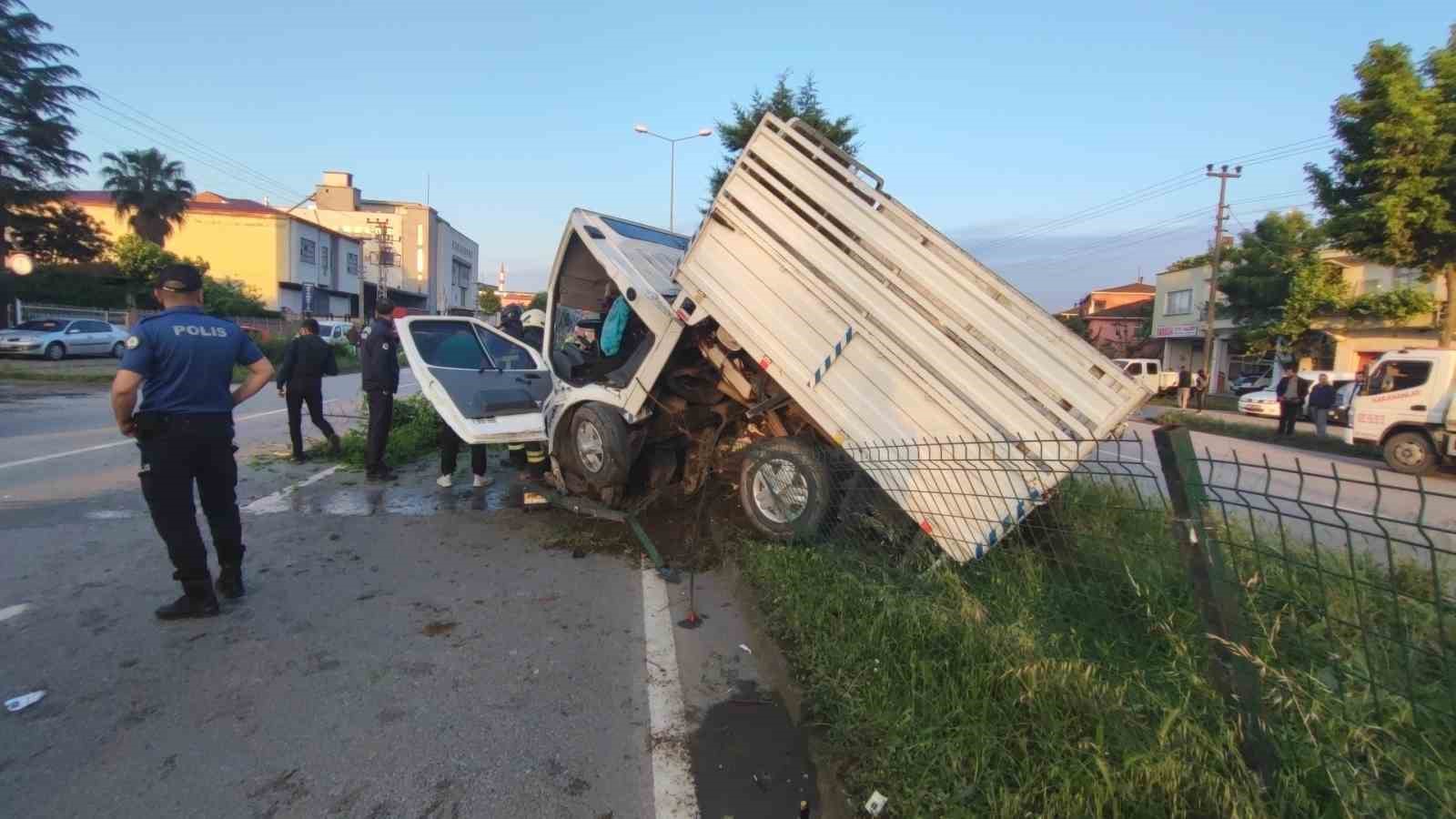 SAMSUN’UN ÇARŞAMBA İLÇESİNDE MEYDANA GELEN TRAFİK KAZASINDA 2 KİŞİ HAFİF