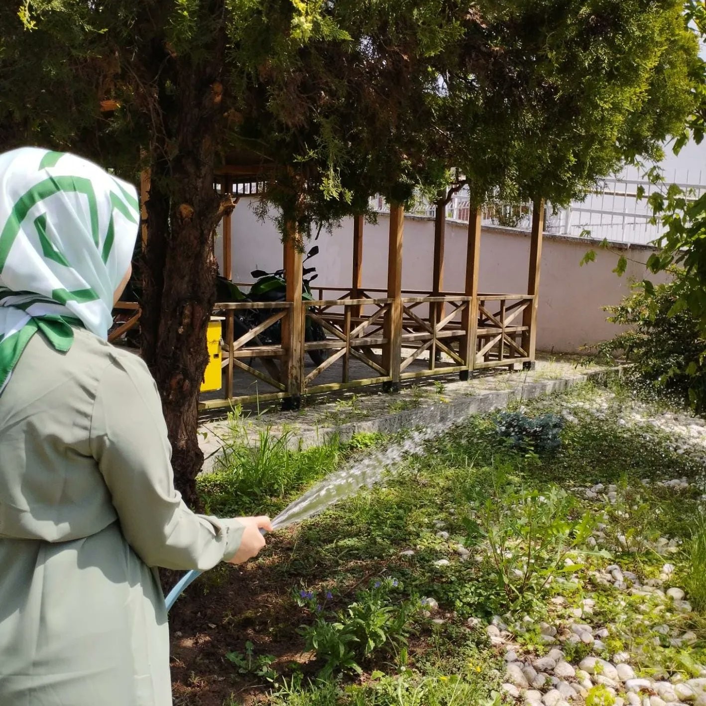 DÜZCE’DE GENÇLER DÜNYA TÜTÜNSÜZ GÜNÜNE DİKKAT ÇEKMEK İÇİN YURDUN BAHÇESİNDE
