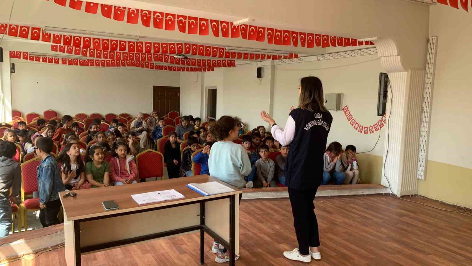 AĞRI’DA GIDA GÜVENİRLİĞİ EĞİTİMLERİ UYGULANIYOR
