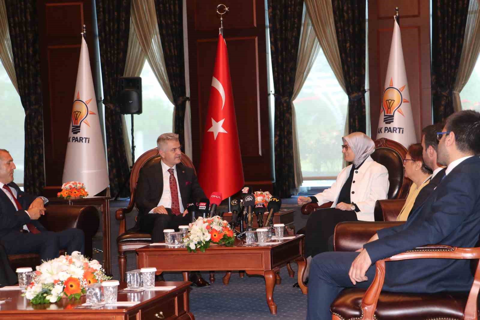 AK PARTİ HEYETİ,  KURBAN BAYRAMI NEDENİYLE CUMHURİYET HALK PARTİSİ