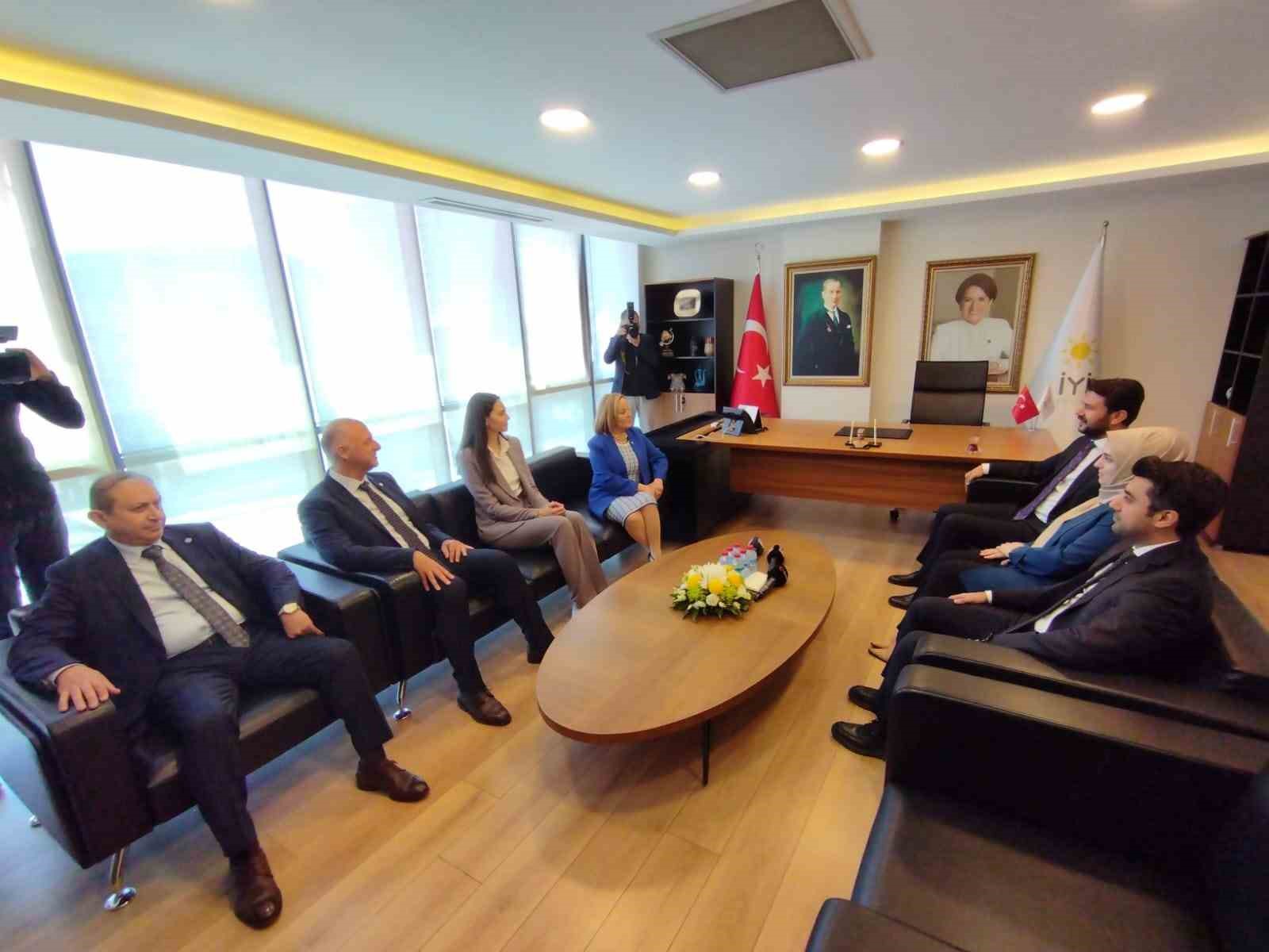 KURBAN BAYRAMI VESİLESİYLE GERÇEKLEŞEN SİYASİ PARTİLER ARASI BAYRAMLAŞMALAR DEVAM EDİYOR.
