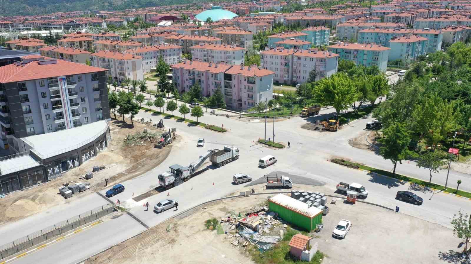 ISPARTA BELEDİYESİ TARAFINDAN GÖLCÜK YOLU ÜZERİNDE MUZAFFER SİNOP CADDESİ İLE