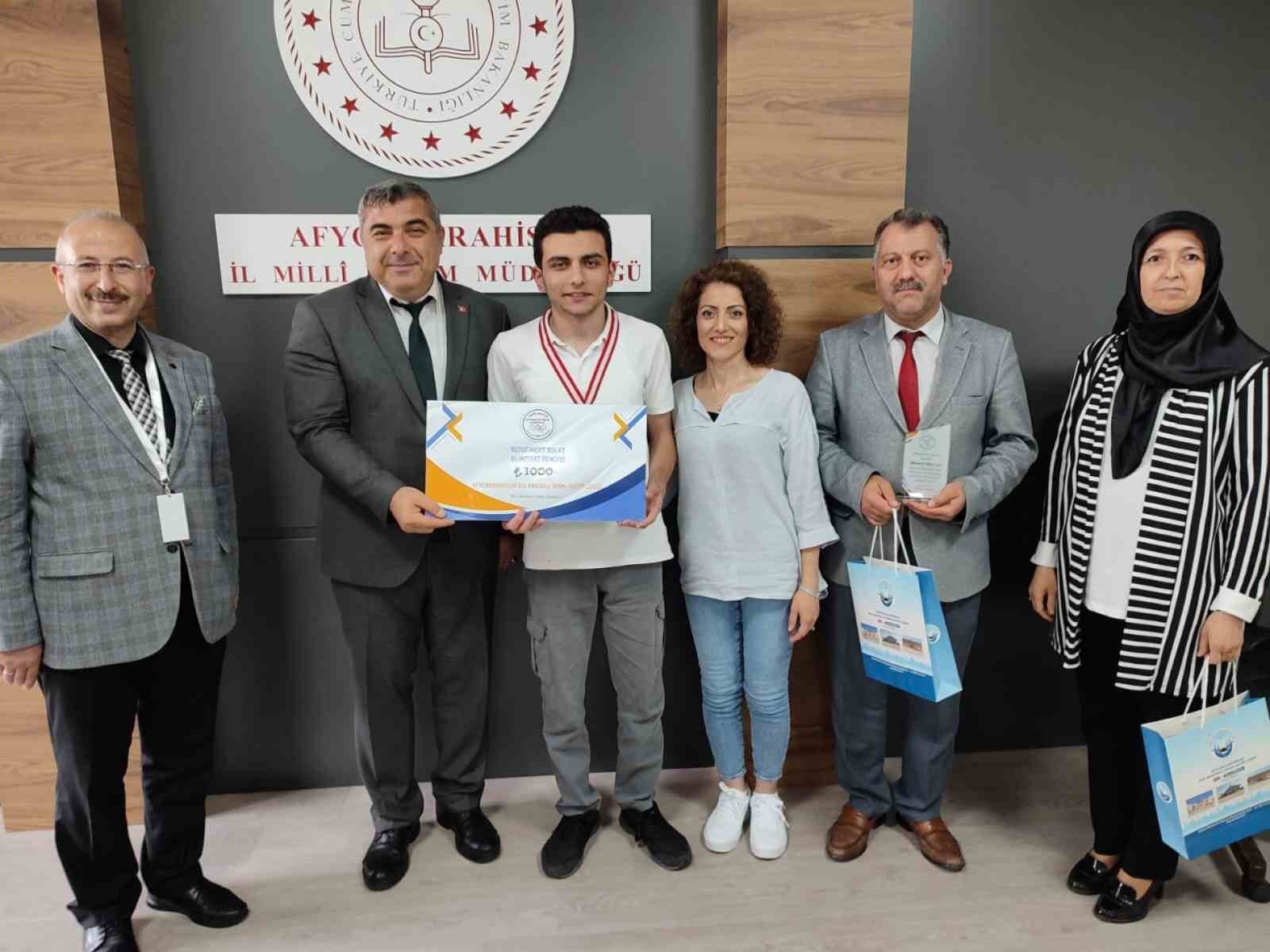 AFYONKARAHİSAR’DA ‘AKİLMOTO 2023 MATEMATİK OLİMPİYATI’NIN ÖDÜL TÖRENİ GERÇEKLEŞTİRİLDİ.