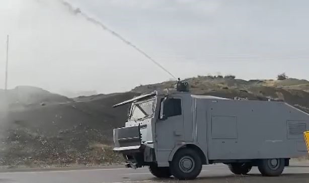 ŞIRNAK’TA SEYİR HALİNDEKİ OTOMOBİLDE ÇIKAN YANGINA TOMA MÜDAHALE ETTİ. ŞIRNAK’TA