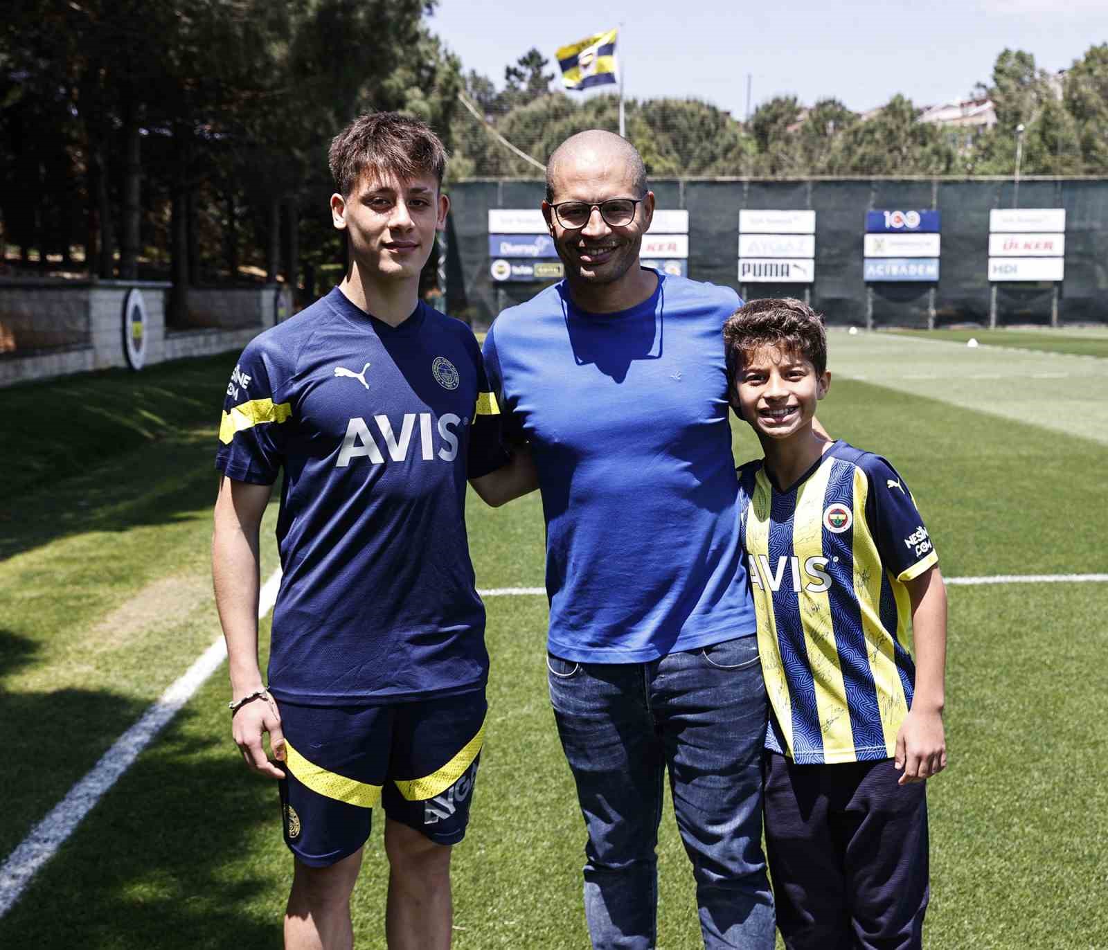 FENERBAHÇE'NİN EFSANE FUTBOLCULARINDAN ALEX DE SOUZA, OĞLU FELİPE İLE BİRLİKTE