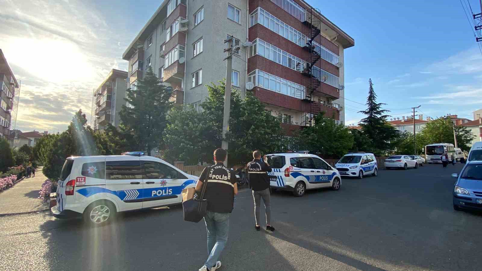 KIZI Ş.Ç. (44) İLE AYNI İKAMETTE KALAN BABA Ş.Ç. PAZAR