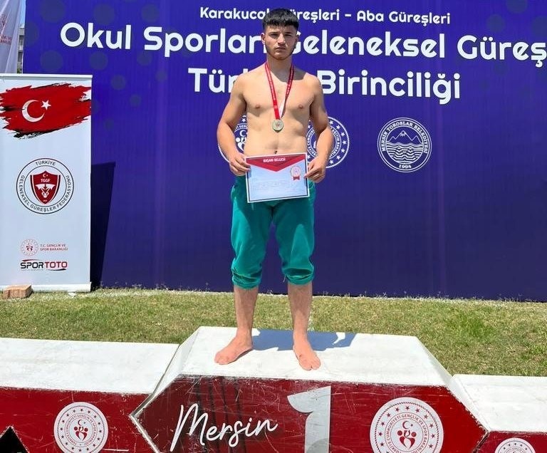 ALTINOVA BELEDİYESPOR’UN GENÇ SPORCULAR SON BİR HAFTA İÇİNDE ÖNEMLİ BAŞARILARA