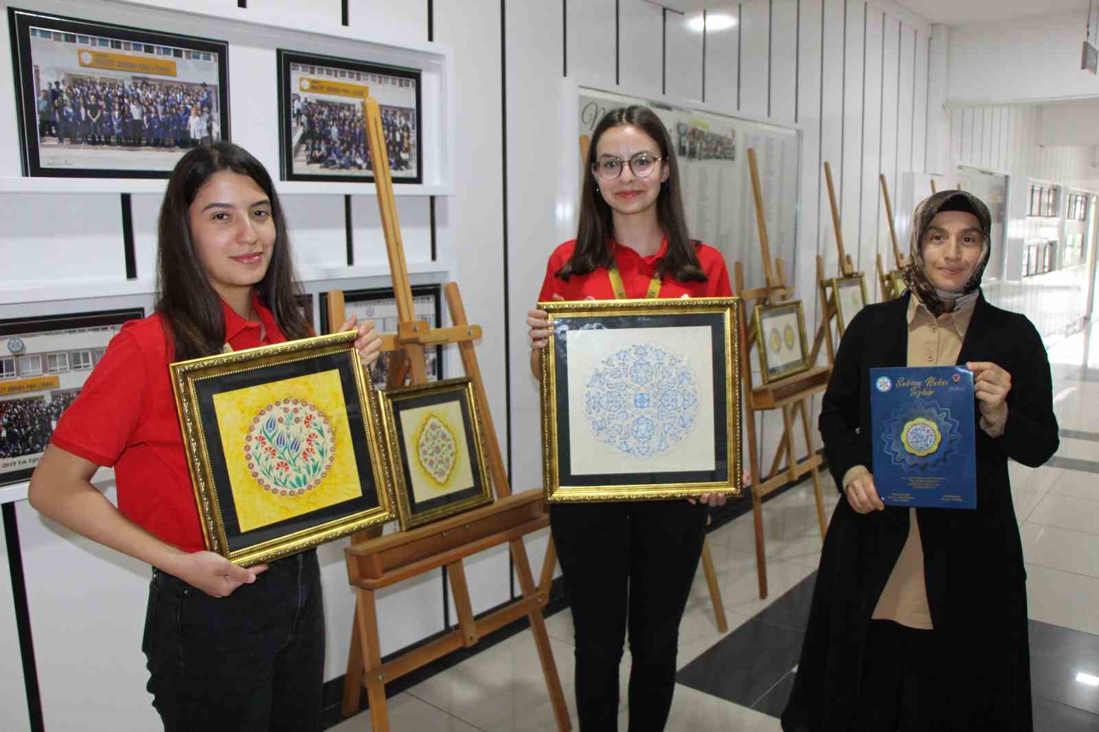 AMASYA’DA LİSE ÖĞRENCİSİ ALMİNA PAMUKSUZ VE ELİF ÖZATA, DÜZENLENEN ÖĞRENCİ