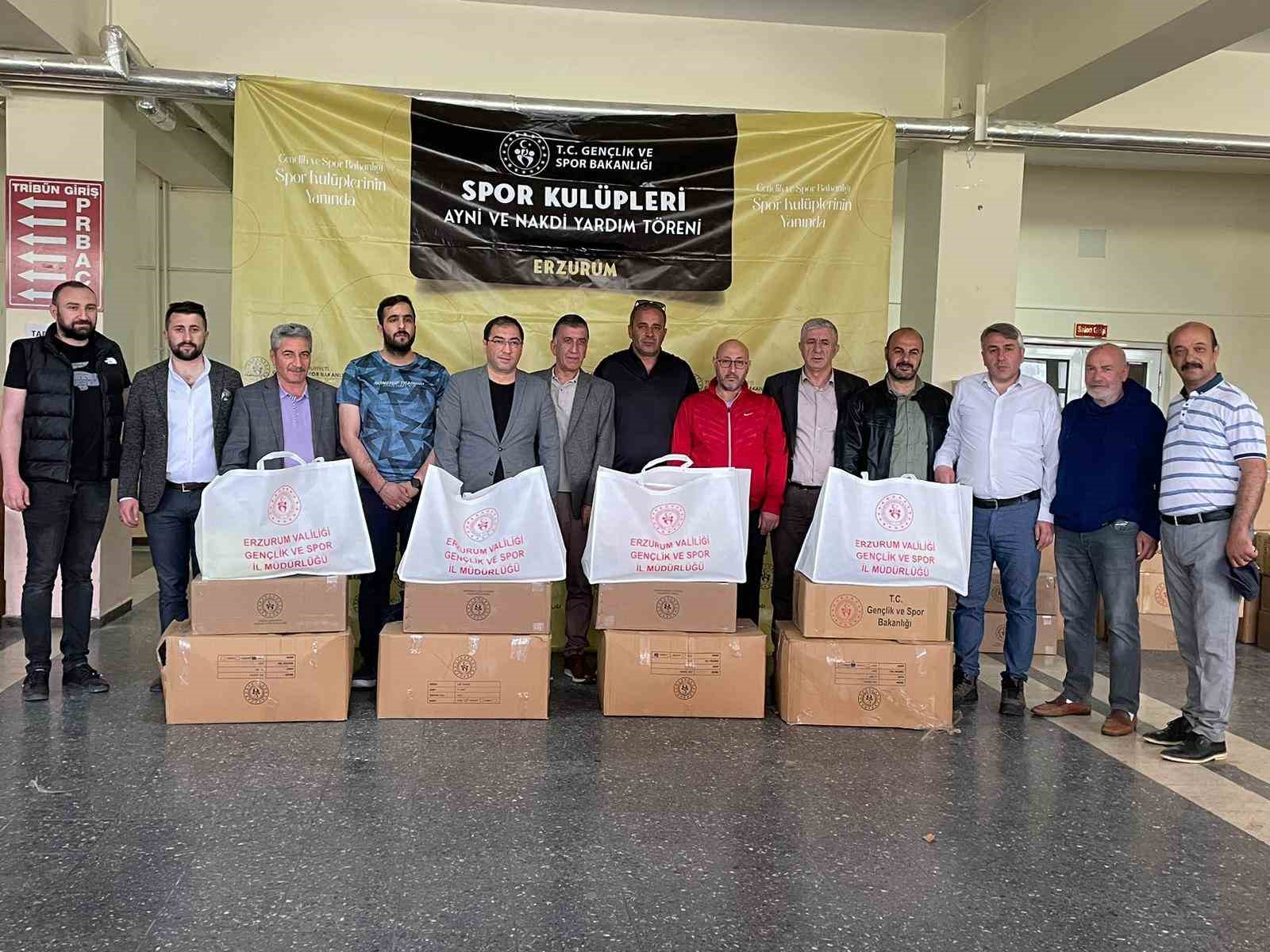 GEÇTİĞİMİZ AY 138 AMATÖR SPOR KULÜBÜNE NAKDİ YARDIM YAPAN GENÇLİK