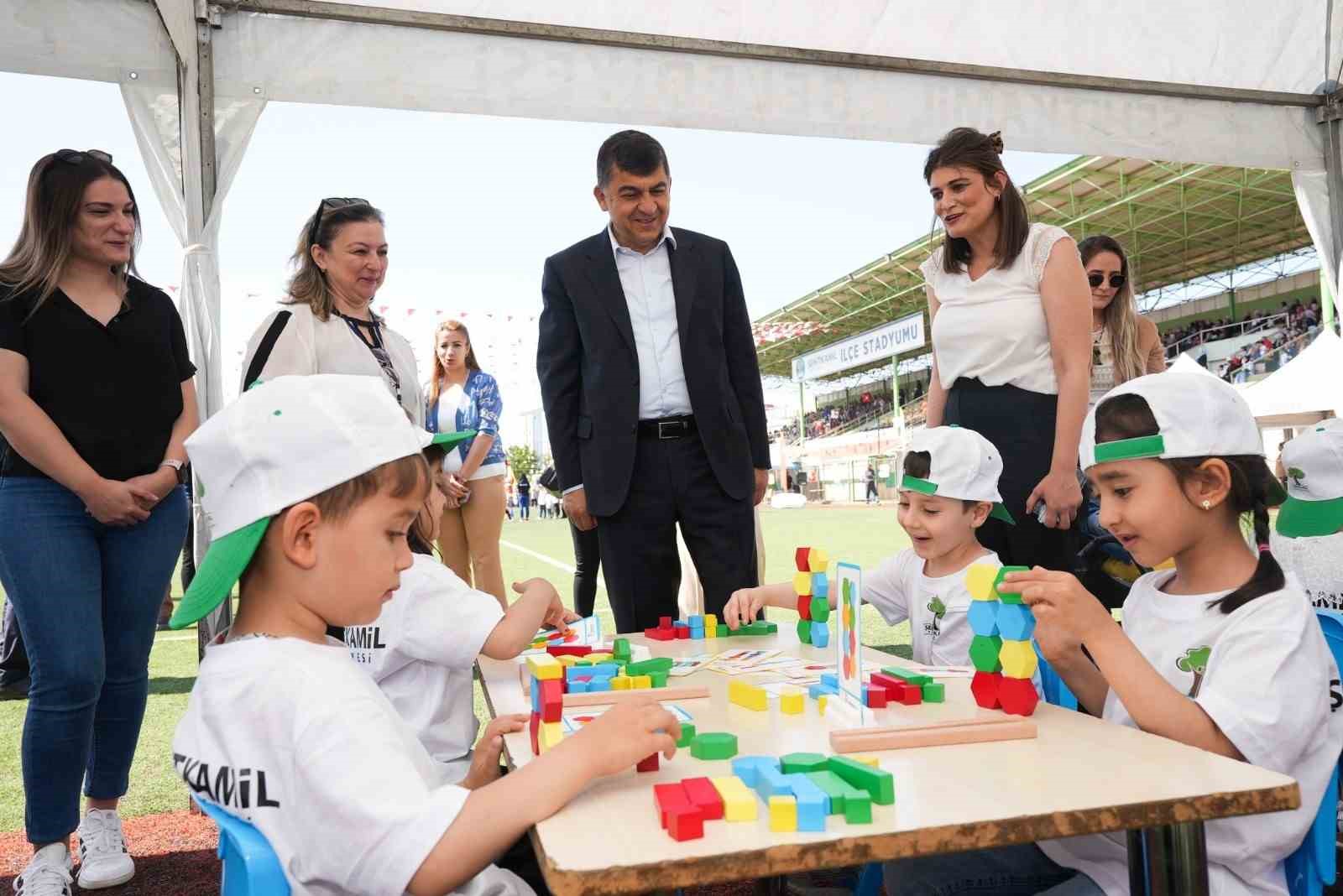 ŞEHİTKAMİL’DEKİ ANA SINIFI ÖĞRENCİLERİ, ŞENLİKLİ HAVASINDA MEZUN OLDU