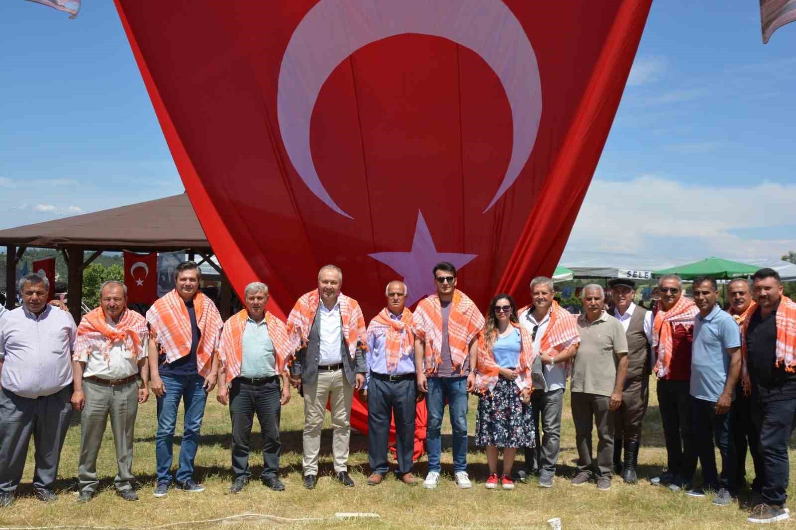MANİSA'NIN SELENDİ İLÇESİNDE ANAMASLI YÖRÜKLERİ YARDIMLAŞMA VE DAYANIŞMA DERNEĞİ TARAFINDAN