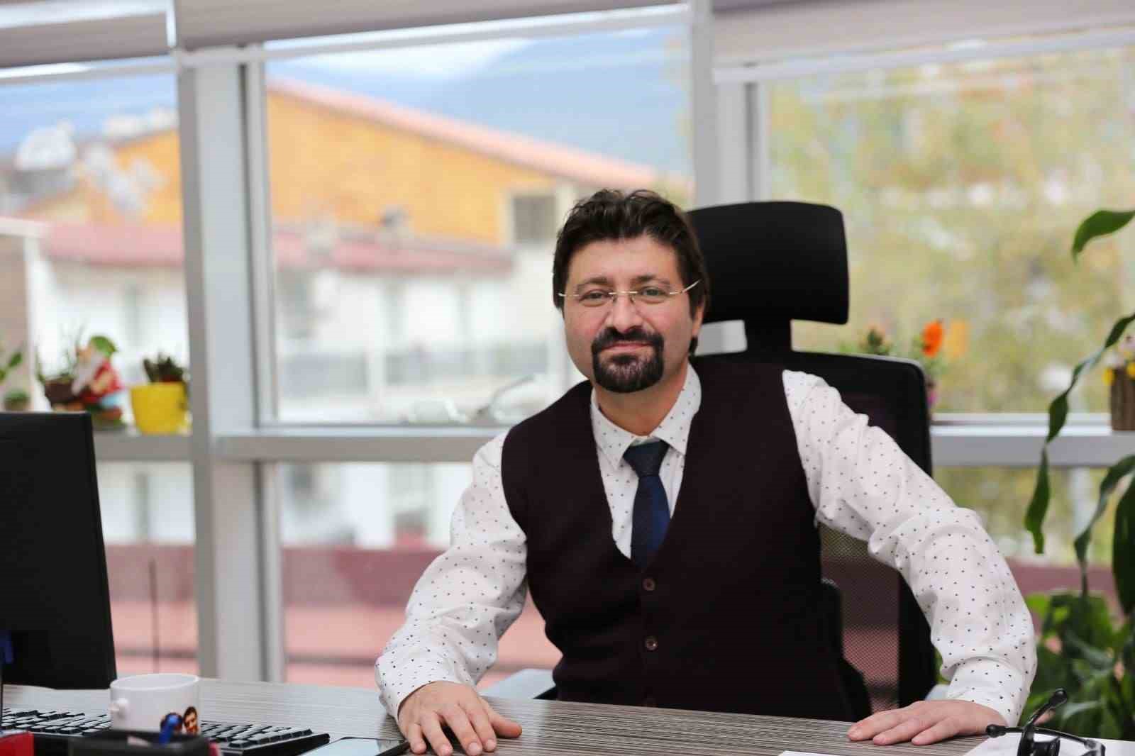 KALP DAMAR HASTALIKLARININ TEŞHİSİNDE KULLANILAN ANJİYO İŞLEMİNİN ANİ KALP KRİZLERİNDE