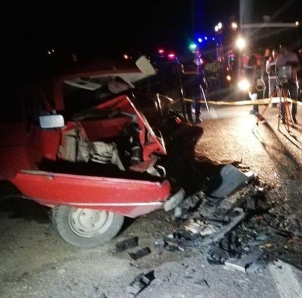 ANKARA’NIN ŞEREFLİKOÇHİSAR İLÇESİNDE 2 OTOMOBİL KAFA KAFAYA ÇARPIŞTI. KAZADA 3