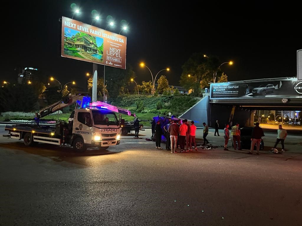 ANKARA’NIN ÇANKAYA İLÇESİNDE PERSONEL SERVİSİ VE OTOMOBİL KAZA YAPTI. KAZA