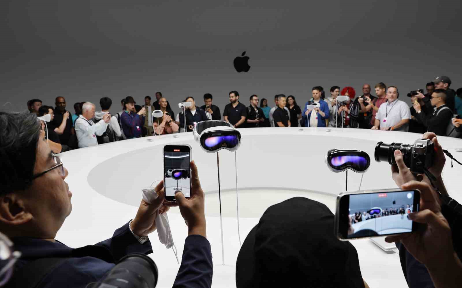 DÜNYACA ÜNLÜ TEKNOLOJİ ŞİRKETİ APPLE, HEM SANAL HEM DE ARTIRILMIŞ
