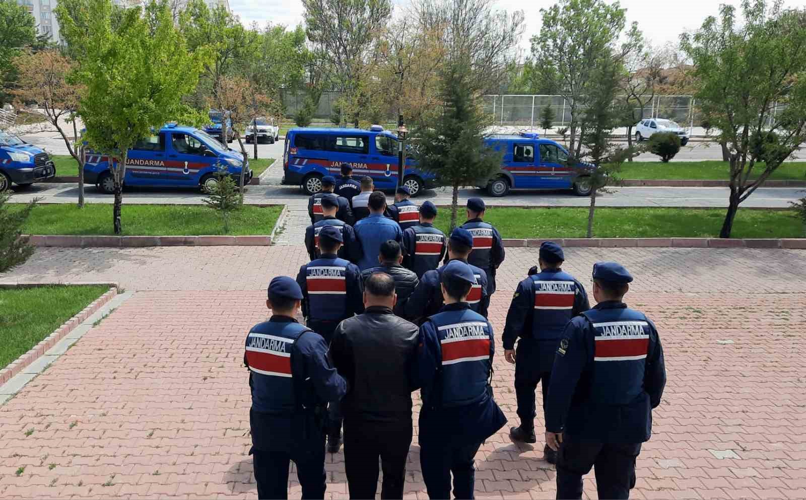 ARANAN VE HAPİS CEZASI OLAN 3 ŞAHIS JASAT EKİPLERİNCE YAKALANDI