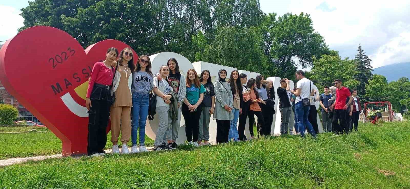 ARDAHAN 15 TEMMUZ ŞEHİTLER ANADOLU LİSESİ VE ARDAHAN FEN LİSESİ