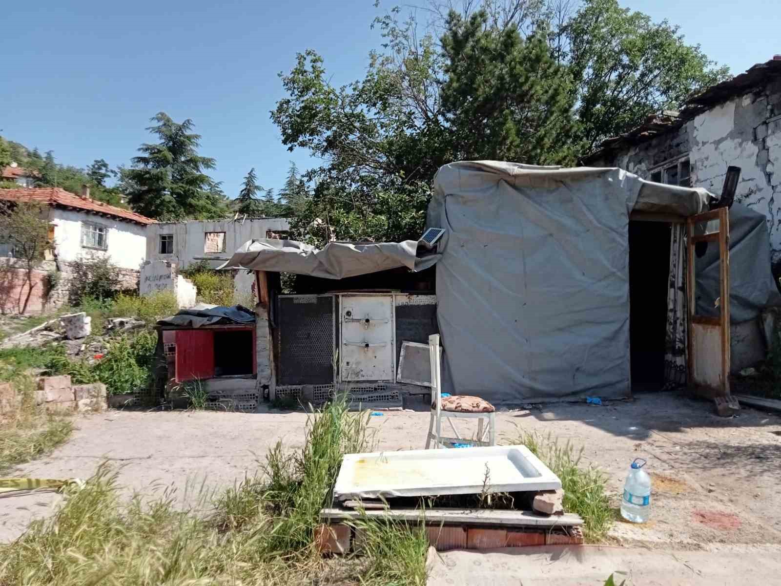ANKARA’DA ALKOL ALDIĞI İDDİA EDİLEN ARKADAŞLAR ARASINDA ÇIKAN SİLAHLI KAVGADA