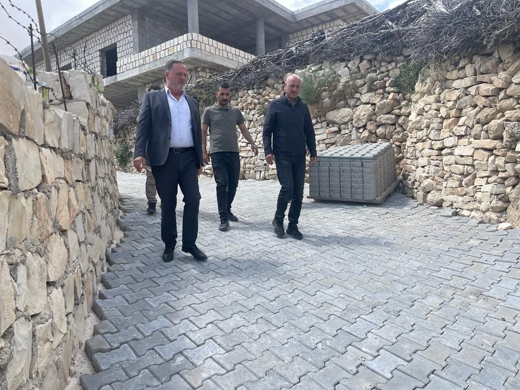 ARTUKLU BELEDİYESİ EKİPLERİ TARAFINDAN YAPIMINA BAŞLANAN PARKE TAŞI ÇALIŞMALARI 12