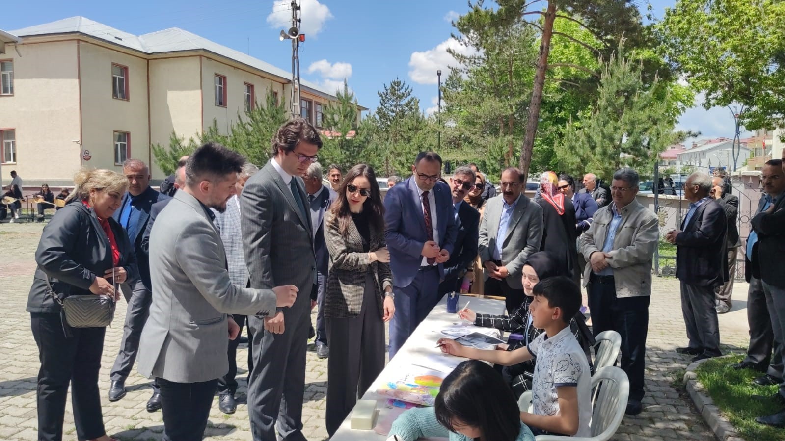 AŞKALE HALK EĞİTİM MERKEZİ MÜDÜRLÜĞÜ YILSONU SERGİSİ AÇILDI.