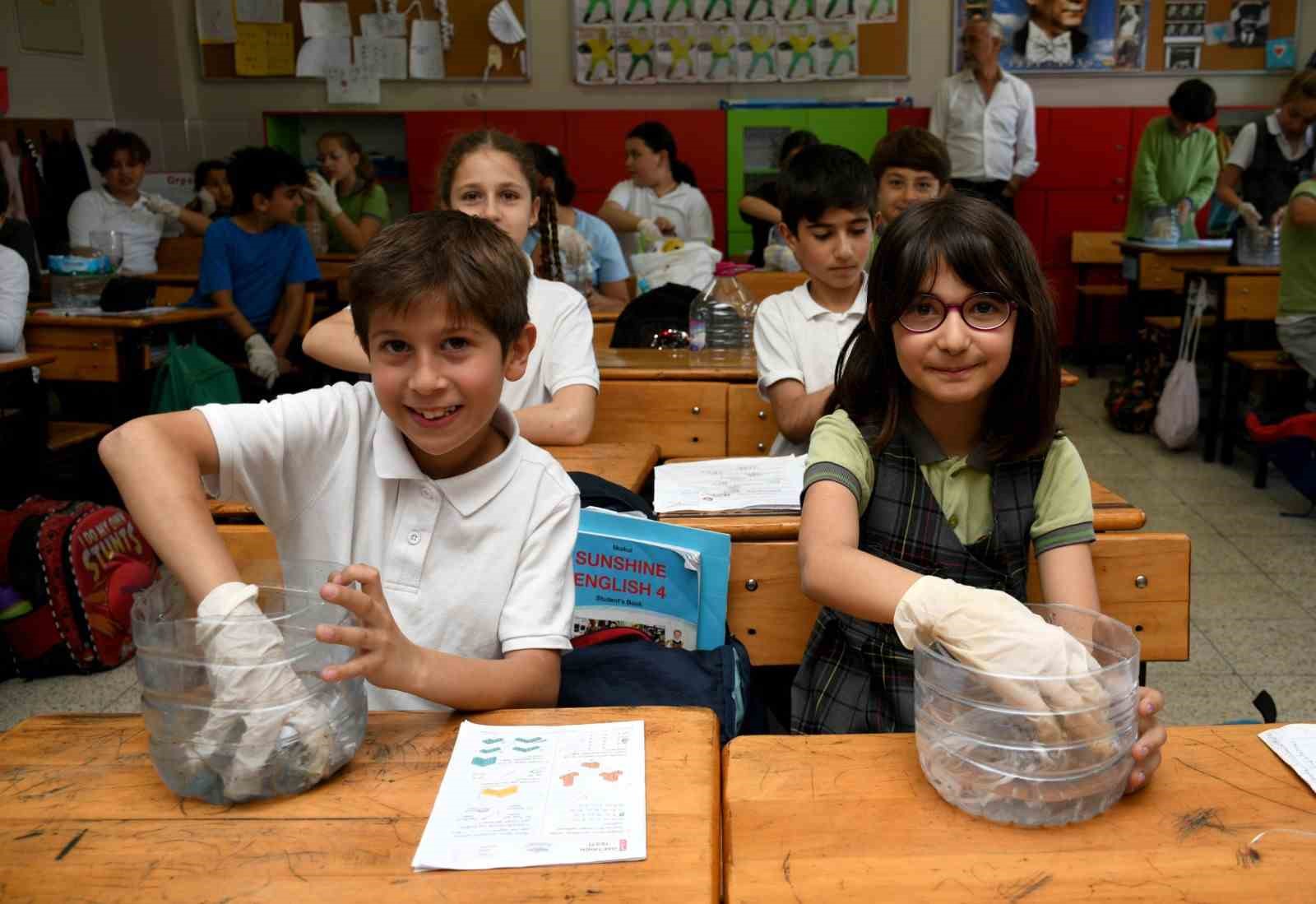 ATIK KÂĞITLARLA TOHUM BOMBASI YAPTILAR