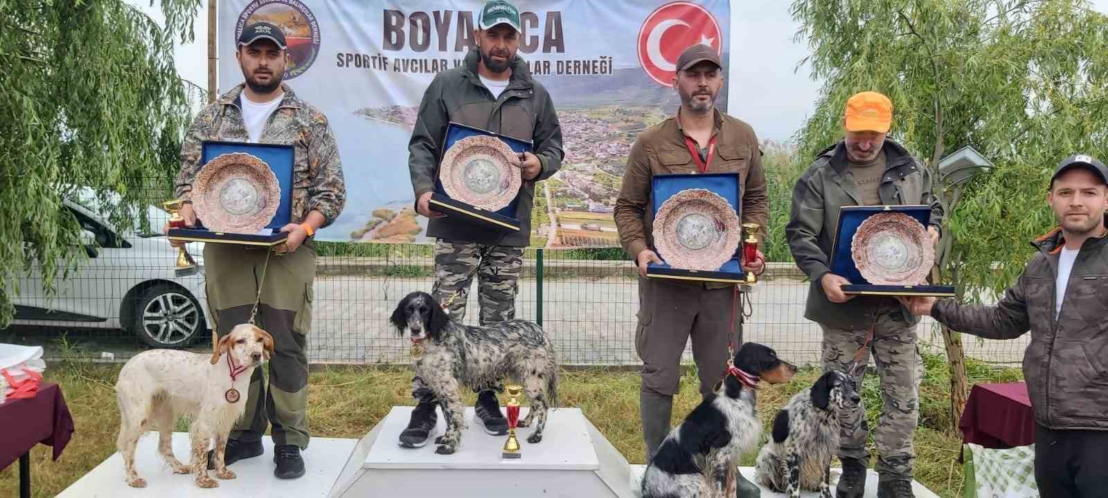 YAKLAŞIK 60'A YAKIN KÖPEĞİN YARIŞTIĞI YARIŞMADA ERHAN KARATEKİN, PES İLE