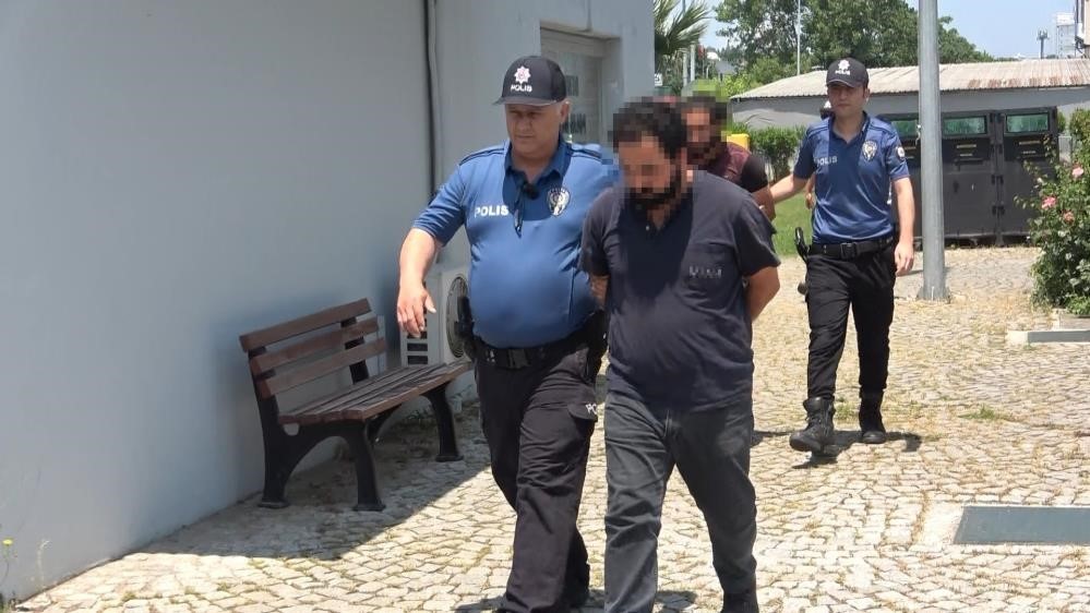 BURSA’DA VELAYET DAVASINDA ÇOCUĞU TESLİM ALMAK İÇİN GİDEN AVUKAT ÇİFT