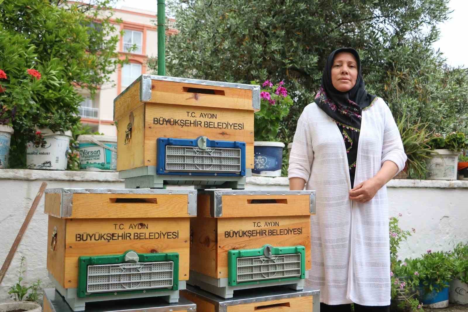 AYDIN BÜYÜKŞEHİR BELEDİYESİ’NDEN KADIN ARICILARA KOVAN DESTEĞİ
