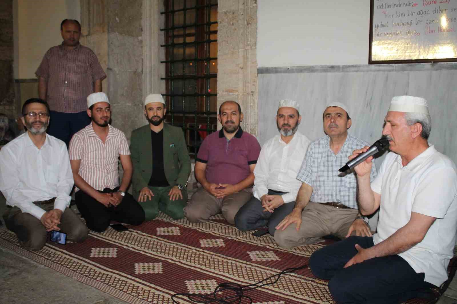 DİYANET İŞLERİ BAŞKANLIĞI ORGANİZASYONU İLE HAC FARİZASINI YERİNE GETİRMEK ÜZERE